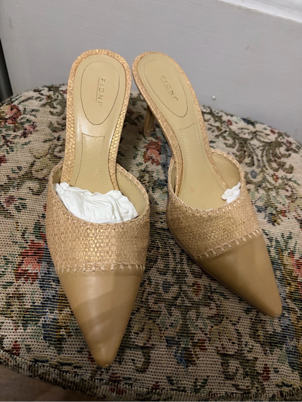 Vintage Beige Pointed-Toe Woven Mule Heels, 6, EUC
